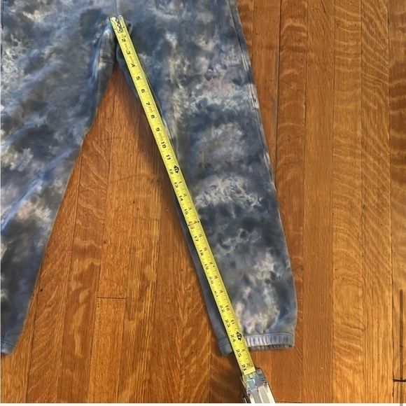 NSF SET crew neck sweatshirt and joggers. - Picture 10 of 11